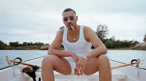 Oktober 1997 geboren und lebt in ludwigshafen bei mannh. Apache 207 Boot Prod By Stickle Official Video Youtube