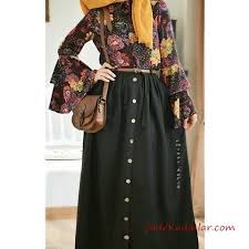 2020 Tesettur Etek Gomlek Kombinleri Siyah Uzun Dugmeli Eek Siyah Firfirli Desenli Gomlek Moda Stilleri Islami Giyim Hijab Chic