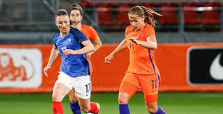 In de zevende aflevering van leeuwinnen op jacht speelt oranje de… Alle Wedstrijden Oranje Leeuwinnen Uitzenden Daar Kan Niemand Tegen Zijn Voetbalprimeur Nl