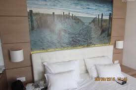 Hotel mera resort este situat in centrul statiunii, la 100 m distanta de plaja venus si 350 m distanta de plaja privata.<br>hotelul asigura peste 800 de locuri in cele 440 de spatii de cazare, dispuse in 2 hoteluri, mera sky (206 camere duble mera sky, 122 camere duble si 18 junior suite. Deosebit Impresii Mera Resort Ex Cocorul Pajura Venus Venus Saturn Amfostacolo