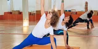 Whether your issue is weight management, or any chronic disease ailment, stress management, insomnia or any other life style disease, yoga has the answer to all your queries. Personal Yoga Studio Conectando Cuerpo Mente Y Espiritu Los Imprescindibles