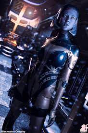 Elarte Cosplay: EDI Cosplay - Mass Effect