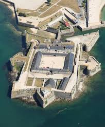 Citadelle De Port Louis Dans Le Morbihan Chateau Fort Beautiful Castles Star Fort