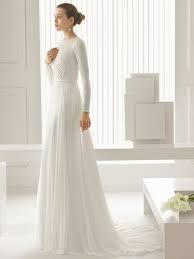 Für eine winterliche hochzeit eignen sich bodenlange kleider mit langen ärmeln. Winter Hochzeit Kleidung 50 Beste Outfits Hochzeitskleider Damenmode De Hochzeit Kleidung Winter Hochzeit Kleidung Hochzeitskleid