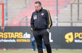 Symbolische dauerkarten bringen bisher 142.475 euro ein. Dynamo Dresden Woran Markus Kauczinski Gescheitert Ist Liga3 Online De