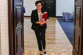 Witek dołącza więc do grupy aktywistów młodzieżowych, z którą ma wyjechać do francji. Elzbieta Witek Is The New Spokeswoman For The Sejm Politics