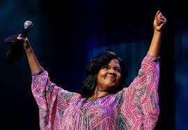 Idina menzel sang the national anthem at super bowl xlix. Detroit Gospel Legend Cece Winans To Sing National Anthem For Mis Nascar Race Virtually Mlive Com