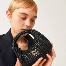 Vuitton Monogram Louis Vuitton Compact 6cc Wallet Louis Vuitton Monogram  Bifold Unisex Wallet Wallets