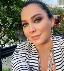 والاتفاق مع جعفر كان عكس ذلك!‎ slav fawakharji defends herself: Ø³Ù„Ø§Ù ÙÙˆØ§Ø®Ø±Ø¬ÙŠ ØªØªØ£Ù„ Ù‚ ÙÙŠ Ø£Ø­Ø¯Ø« Ø¸Ù‡ÙˆØ± Ù„Ù‡Ø§ Ù†ÙˆØ§Ø¹Ù…