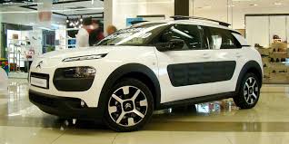 The citroen c4 cactus crossover was launched in 2014 and its styling was not quite popular. En Vitrina Citroen C4 Cactus Shine Automatico 2018