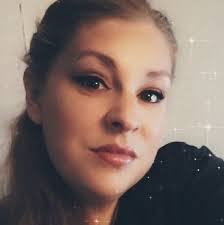 Should I get a Dollywood membership card in advance?