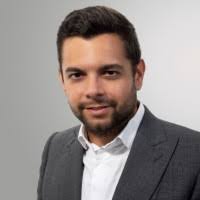 1200+ perfiles de «Romo»