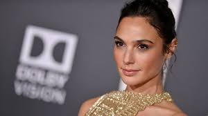 The stories surrounding cleopatra's tragic life inspired a shakespeare play. Streit Um Schauspielerin Gal Gadot Darf Sie Cleopatra Spielen Br24