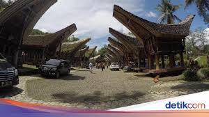 Bentuk arsitektur rumah bolon milik masyarakat batak karo sedikit berbeda dibandingkan dengan rumah adat batak pada umumnya dan terlihat lebih. 8 Keunikan Rumah Adat Tongkonan Dari Toraja