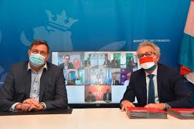 Nehmen sie im winter einen günstigen kredit auf. Luxemburger Banken Legen 8 000 Unternehmens Kredite Auf Eis Tageblatt Lu Tageblatt Lu