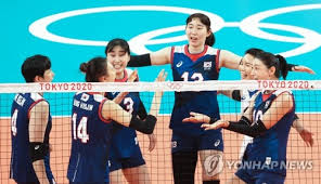 1964 도쿄 올림픽에서 금메달을 딴 일본 여자배구대표팀이 선보인 시간차 공격의 등장 이후로, 배구는 전형적인 패턴플레이 스포츠로 자리매김했다. U 0r5bh0onazcm
