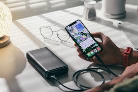 لا تستخدمه كثيرا.. أضرار كارثية يسببها الباور بانك للموبايل