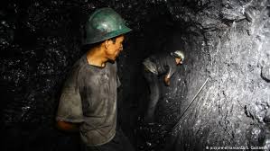 Día del trabajador minero metalúrgico: Intensa Busqueda De Tres Mineros Atrapados En Mina Peruana Las Noticias Y Analisis Mas Importantes En America Latina Dw 25 01 2020