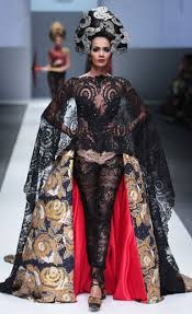 Kebaya traditional dress of indonesia amp; Kuno Dalam Kini Anne Avantie Padukan Kebaya Modern Dan Celana Transparan