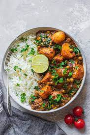 Easy Vegan Potato Curry Gluten Free Earth Of Maria Recipe Potato Curry Vegan Potato Curry Recipes