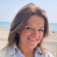 Sarah Beech's Instagram, Twitter & Facebook