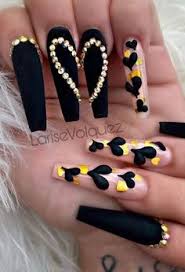 Todo sobre uñas negras en 2021 ¿aún no sabes qué color de uñas elegir? 260 Ideas De Unas Negras En 2021 Unas Negras Manicura De Unas Manicura