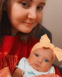 Abby Bloom's Instagram, Twitter & Facebook