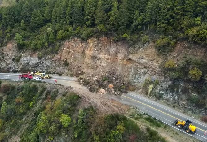 Desmoronamiento de rocas en Ruta 40: ¿Cuál es la alternativa para transitar por Siete Lagos?