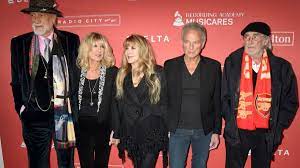 'okay he said he'd stop writing quite so obviously about stevie *once again she steals away and then reached out to kiss me* 'a little weird but okay, maybe this one could be about me' *and how she takes my breath away pretending that she don't. Fleetwood Mac The Incestuous Affairs That Nearly Destroyed Them