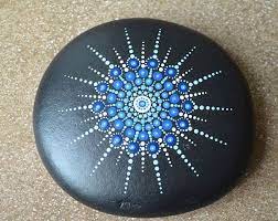 78 Creative Diy Ideas Painted Rock Patterns To Inspire Paintedrockideas Paintedfurniture Painteddeni Mandala Painted Rocks Mandala Rock Art Painted Mandala