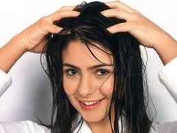 Hot oil massage improves blood circulation around the scalp that helps to nourish hair follicles and tissues. How To Do A Hot Oil Hair Massage At Home Boldsky Com
