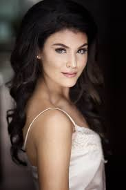 Jennifer Gillis's Instagram, Twitter & Facebook