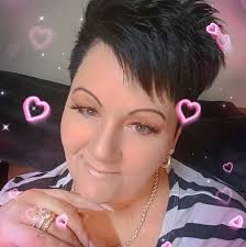 Ken jy iemand wat jy op SARIE se voorblad kan sien? Iemand met die glimlag,  oë en hare wat jou weer en weer laat kyk en die tydskrif van die rak af