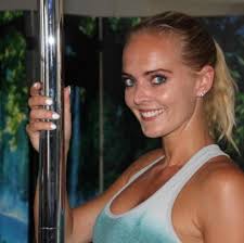 Trendsportart Pole Dance: Fit an der Stange