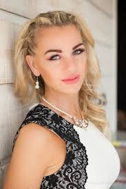 Jasmine Emery's Instagram, Twitter & Facebook