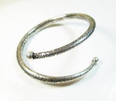 Epingle Sur Bijoux Fantaisie