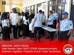 Bagi agan dan sista yang ikut tes cpns kemenkumham 2017, ayo merapat kesini, kita bagi2 info dan pengalaman selama tes mendatang., serta info tambahan untuk penunjang tes. Hari Kedua Ujian Skd Cpns Kemenkumham Sismolo Ingatkan Peserta Untuk Tidak Terlambat