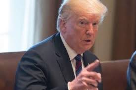 Resultado de imagem para James Comey dénonce Donald Trump, plus « Parrain » que président