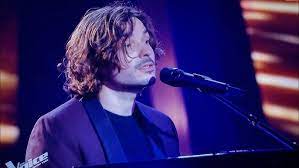 The Voice 2025 : Étienne Perrier chante « She » de Charles Aznavour -  YouTube