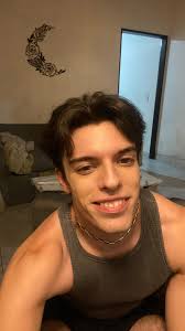 Nuestro Live de hoy con nuestro querido amigo y colega Fran Garza  @granfarza ❤️ Así se vivió el en vivo "Fricción poética entre especies  textuales" Una conversación íntima, rebelde y poderosa. 💬