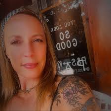 Can anyone recommend a good family attorney for a free consultation?