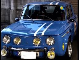 epingle par rose48 sur a003 ノスタルジック カー voitures classiques voitures retro renault 8