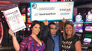 Four correct numbers + powerball. Staten Island Man Is Sole Winner Of 245 6 Million Powerball Jackpot Abc7 New York