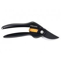 Fiskars Singlestepﾙ Bypass Pruner P26 Garden Tools Tools Garden Hand Tools