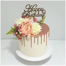 Chocolate Mud Vanilla Buttercream With White Chocolate Ganache Drip Hand Painted In Rose Gold Dr Gateau Ganache Chocolat Gateau Gateau Anniversaire