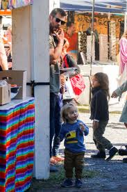 Wählen sie aus erstklassigen inhalten zum thema sasha hemsworth in höchster qualität. India Tristan Sasha On Twitter Chris Hemsworth Elsa Pataky Kids Visit The Markets In Byron Bay 7 7 16 All X32 Hq S Https T Co 9qoglbdrwf