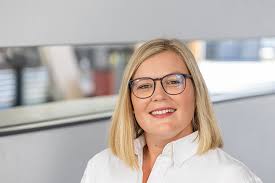 Mitarbeiter im Kfz-Prüfzentrum Winhöring