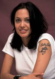 Angelina Jolie Shared By Rihannamaterial On We Heart It Angelina Jolie Hair Angelina Jolie Short Hair Angelina Jolie 90s