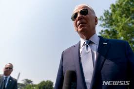 7일 미국 마이애미헤럴드는 모이즈 대통령 암살 목격자가 찍은 영상에 미국 억양의 영어를 쓰는 괴한들 모습이 담겼다고 보도했다. Ysdpqoznjooigm