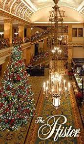 The Pfister Hotel Milwaukee Wisconsin At Christmas Milwaukee City Milwaukee Wi Hotel Specials